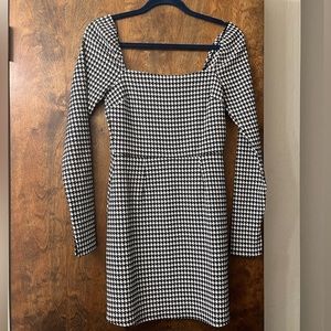 NWT Francesca’s Mi Ami Mini Houndstooth Dress, women’s size medium